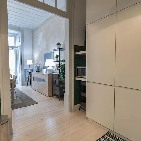 Lovelystay - 3 Bedroom Downtown Wonderwall Lejlighed Lisboa