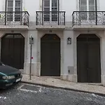 Lovelystay - 3 Bedroom Downtown Wonderwall Lisbon