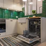 Lovelystay - 3 Bedroom Downtown Wonderwall Lisbon