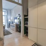 Lovelystay - 3 Bedroom Downtown Wonderwall Apartment Lisbon