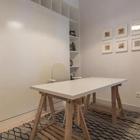 3 Bedroom Downtown Wonderwall By Lovelystay
