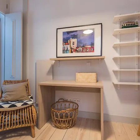 3 Bedroom Downtown Wonderwall By Lovelystay