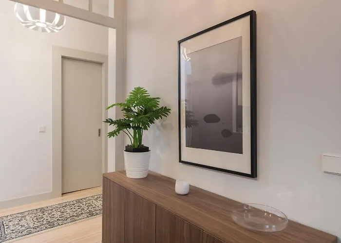 Διαμέρισμα Lovelystay - 3 Bedroom Downtown Wonderwall *