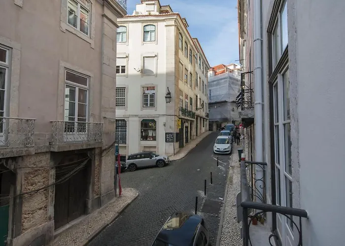 Lovelystay - 3 Bedroom Downtown Wonderwall Lisboa