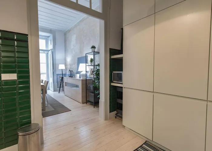 Lovelystay - 3 Bedroom Downtown Wonderwall アパート リスボン