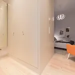 Lovelystay - 3 Bedroom Downtown Wonderwall Апартаменты Лиссабон