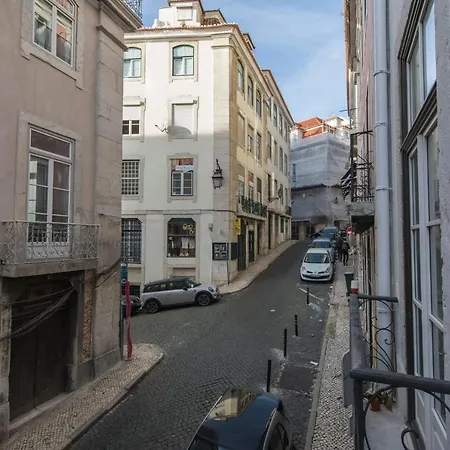 Lovelystay - 3 Bedroom Downtown Wonderwall Lisbona