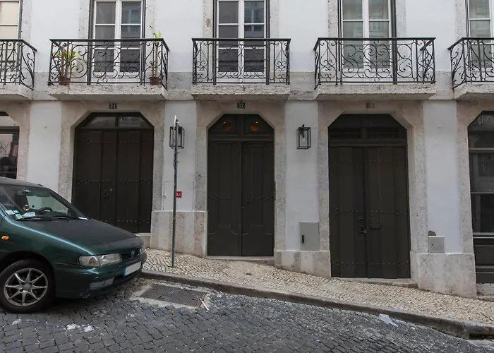 Lovelystay - 3 Bedroom Downtown Wonderwall Lisbona