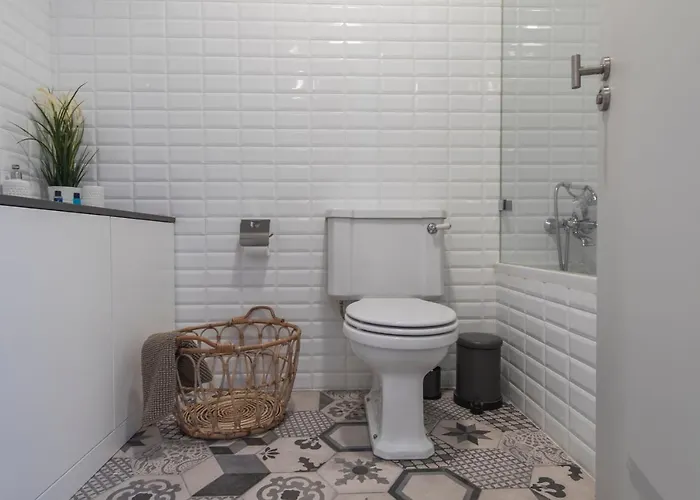 Lovelystay - 3 Bedroom Downtown Wonderwall Lisbona