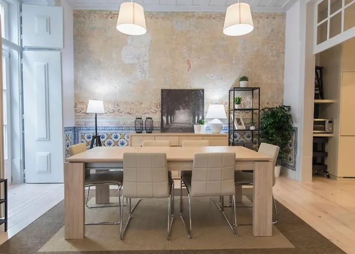 Lovelystay - 3 Bedroom Downtown Wonderwall Appartamento Lisbona