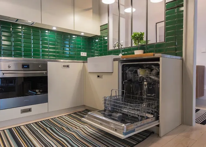 Lovelystay - 3 Bedroom Downtown Wonderwall Lisbona