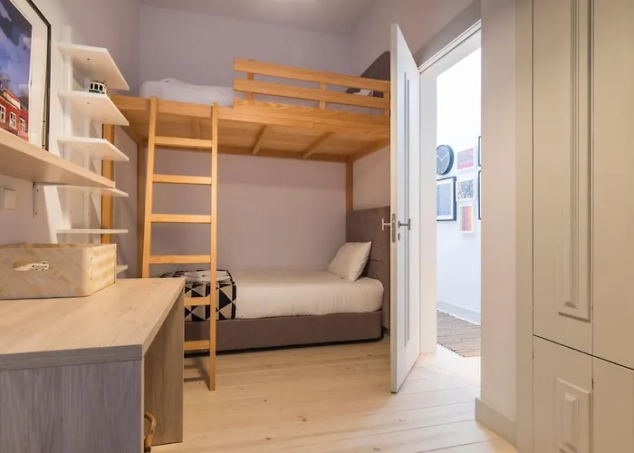 Lovelystay - 3 Bedroom Downtown Wonderwall Appartamento Lisbona