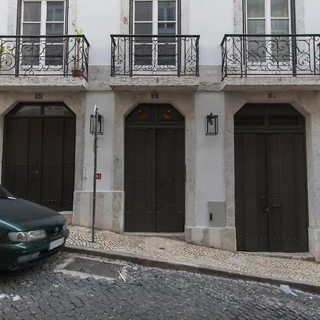 Lovelystay - 3 Bedroom Downtown Wonderwall Lisbon