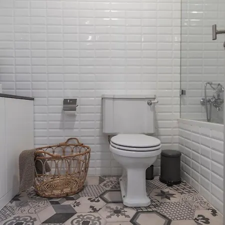 Lovelystay - 3 Bedroom Downtown Wonderwall Lisbon