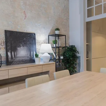 Lovelystay - 3 Bedroom Downtown Wonderwall Lisbon