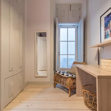 Lovelystay - 3 Bedroom Downtown Wonderwall * Lisbon